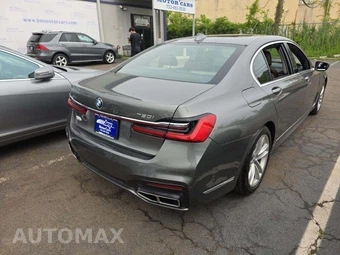 2016 BMW 7 Series Sedan 750i xDrive - miniatura 3