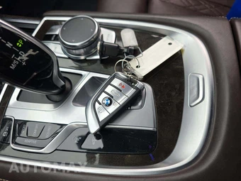 2016 BMW 7 Series Sedan 750i xDrive - miniatura 8