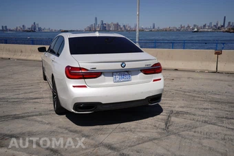 2016 BMW 7 Series Sedan 750i xDrive - miniatura 15