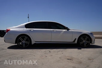 2016 BMW 7 Series Sedan 750i xDrive - miniatura 17