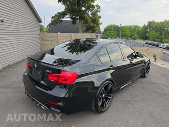 2016 BMW M3 Sedan - miniatura 3
