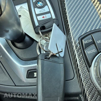 2016 BMW M3 Sedan - miniatura 19