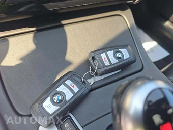 2016 BMW M5 Sedan - miniatura 5