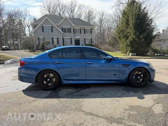 2016 BMW M5 Sedan - miniatura 3