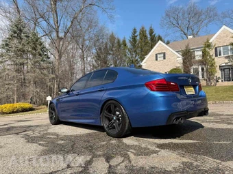 2016 BMW M5 Sedan - miniatura 4