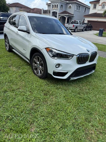 2016 BMW X1 Sports Activity Vehicle xDrive28i XLINE - miniatura 2