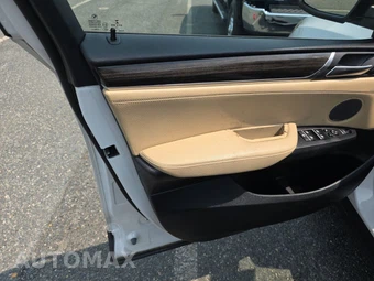 2016 BMW X3 Sports Activity Vehicle xDrive28i – miniatura 9