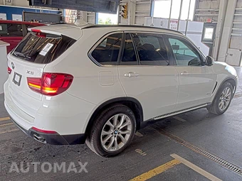2016 BMW X5 Sports Activity Vehicle xDrive35i - miniatura 4