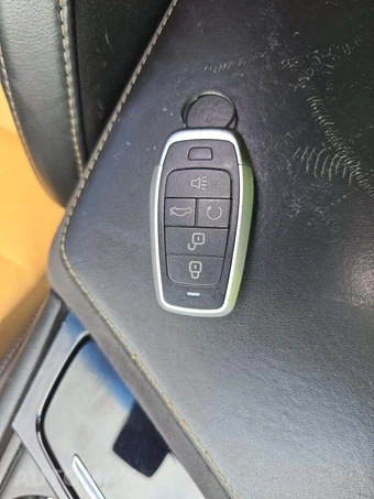 2016 Cadillac CTS-V Sedan - miniatura 8