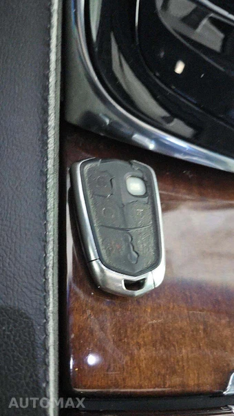 2016 Cadillac Escalade ESV Luxury Collection 1SB - miniatura 18