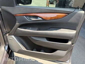 2016 Cadillac Escalade Luxury Collection 1SB - miniatura 29