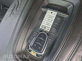 2016 Cadillac Escalade Luxury Collection 1SB - miniatura 9