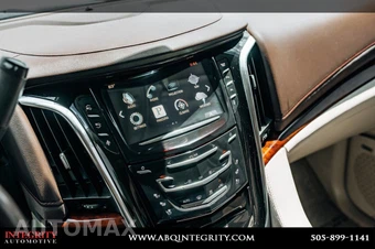 2016 Cadillac Escalade Luxury Collection 1SB - miniatura 34