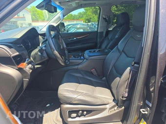 2016 Cadillac Escalade Luxury Collection 1SB - miniatura 3