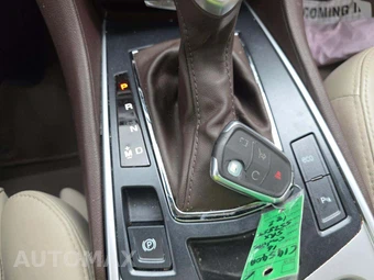 2016 Cadillac SRX Performance Collection 1SD – miniatura 5
