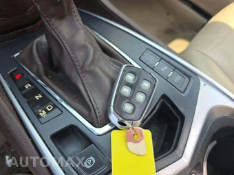 2016 Cadillac SRX Premium Collection 1SE – miniatura 8