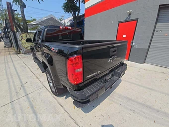 2016 Chevrolet Colorado Z71 Crew Cab Medium Bed 4Z7 - miniatura 2