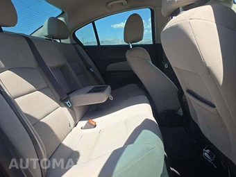 2016 Chevrolet Cruze Limited 1LT 1SD - miniatura 13