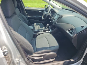 2016 Chevrolet Cruze LT 1SD - miniatura 8