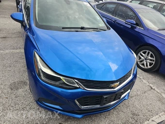 2016 Chevrolet Cruze LT 1SD - miniatura 2