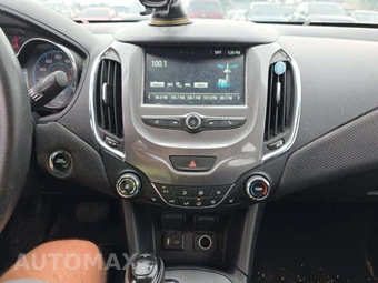 2016 Chevrolet Cruze LT 1SD – miniatura 10