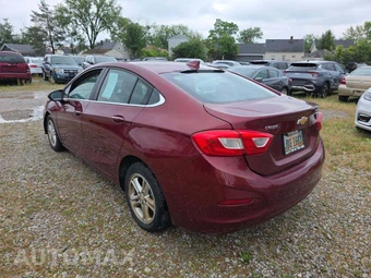 2016 Chevrolet Cruze LT 1SD – miniatura 2