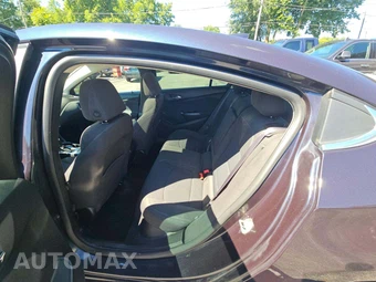 2016 Chevrolet Cruze LT 1SD - miniatura 10