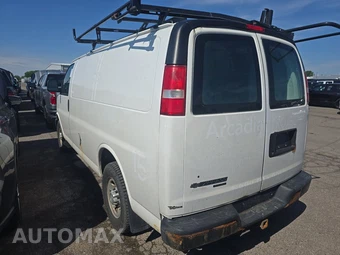 2016 Chevrolet Express 2500 Cargo Van – miniatura 6
