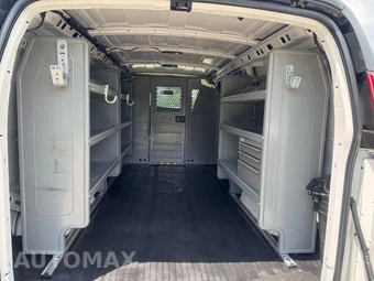 2016 Chevrolet Express 2500 Cargo Van 1WT 135.0" WB - miniatura 16