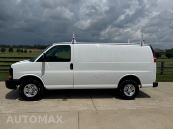 2016 Chevrolet Express 2500 Cargo Van 1WT 135.0" WB - miniatura 2