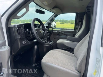 2016 Chevrolet Express 2500 Cargo Van 1WT 135.0" WB - miniatura 32