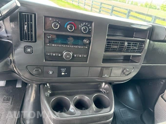 2016 Chevrolet Express 2500 Cargo Van 1WT 135.0" WB - miniatura 38