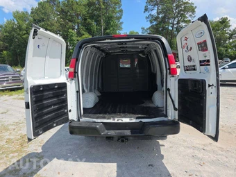 2016 Chevrolet Express 2500 Cargo Van 1WT 135.0" WB - miniatura 11