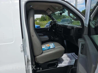 2016 Chevrolet Express 2500 Cargo Van 1WT 135.0" WB - miniatura 15