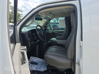 2016 Chevrolet Express 2500 Cargo Van 1WT 135.0" WB - miniatura 3