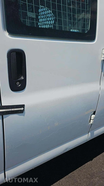 2016 Chevrolet Express 2500 Cargo Van 1WT 135.0" WB - miniatura 23