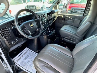 2016 Chevrolet Express 2500 Cargo Van 1WT 135.0" WB - miniatura 10