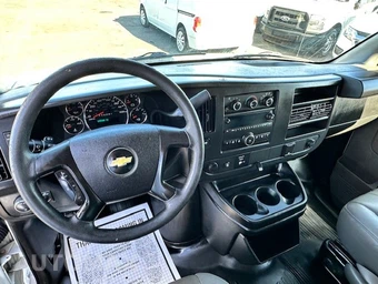 2016 Chevrolet Express 2500 Cargo Van 1WT 135.0" WB - miniatura 11