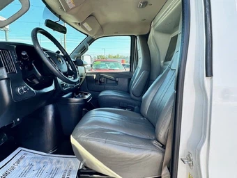 2016 Chevrolet Express 2500 Cargo Van 1WT 135.0" WB - miniatura 12
