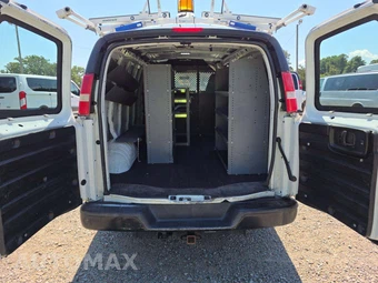 2016 Chevrolet Express 2500 Cargo Van 1WT 135.0" WB - miniatura 10