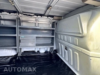 2016 Chevrolet Express 2500 Cargo Van 1WT 135.0" WB - miniatura 11