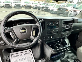 2016 Chevrolet Express 2500 Cargo Van 1WT 135.0" WB - miniatura 15