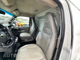 2016 Chevrolet Express 2500 Cargo Van 1WT 135.0" WB - miniatura 16