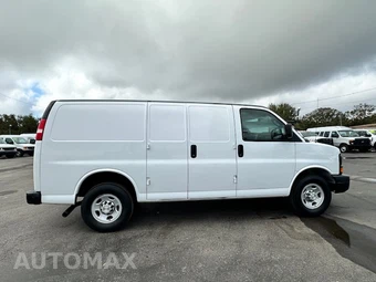 2016 Chevrolet Express 2500 Cargo Van 1WT 135.0" WB - miniatura 4