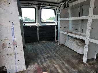 2016 Chevrolet Express 2500 Cargo Van 1WT 135.0" WB - miniatura 14