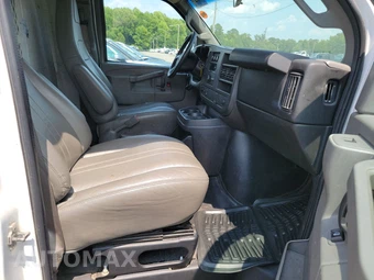 2016 Chevrolet Express 2500 Cargo Van 1WT 135.0" WB - miniatura 8