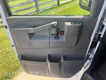 2016 Chevrolet Express 2500 Cargo Van 1WT 135.0" WB - miniatura 13