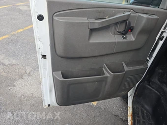 2016 Chevrolet Express 2500 Cargo Van 1WT 135.0" WB – miniatura 9