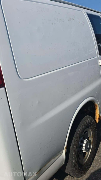 2016 Chevrolet Express 2500 Cargo Van 1WT 135.0" WB – miniatura 21