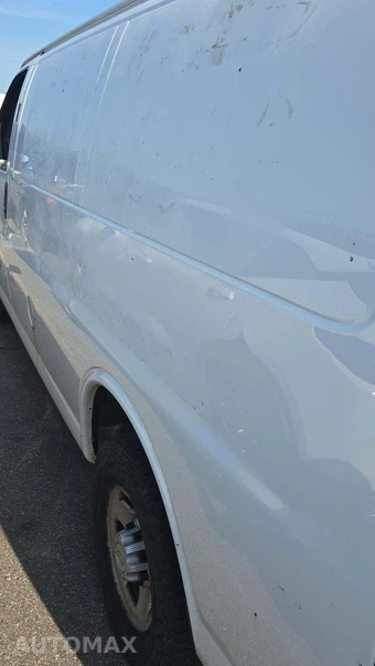 2016 Chevrolet Express 2500 Cargo Van 1WT 135.0" WB – miniatura 38